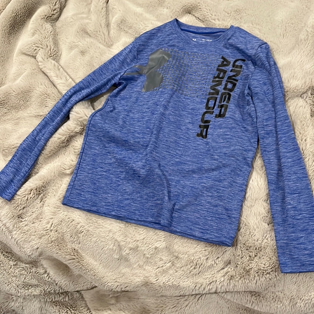 Like new Under Armor Long Sleeve Shirt